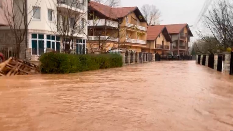 VIDEO Sarajevo pod vodom, mnogi bez struje