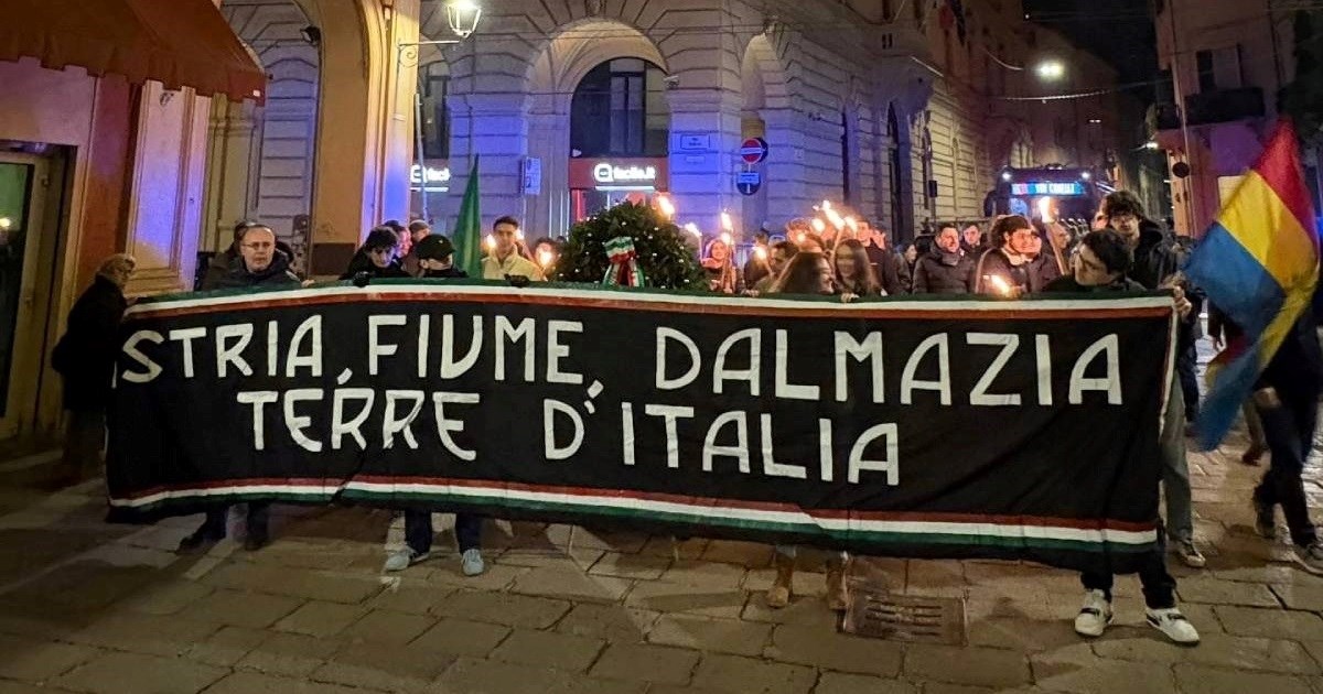 "Istra, Rijeka, Dalmacija - talijanske zemlje". Ovo je transparent talijanske desnice