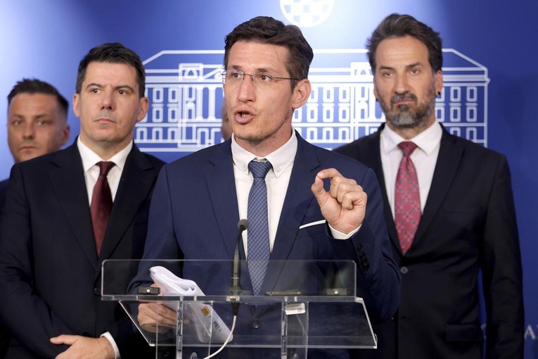 Most traži promjenu Ustava: "Pravo na čistu i pitku vodu mora biti zajamčeno"