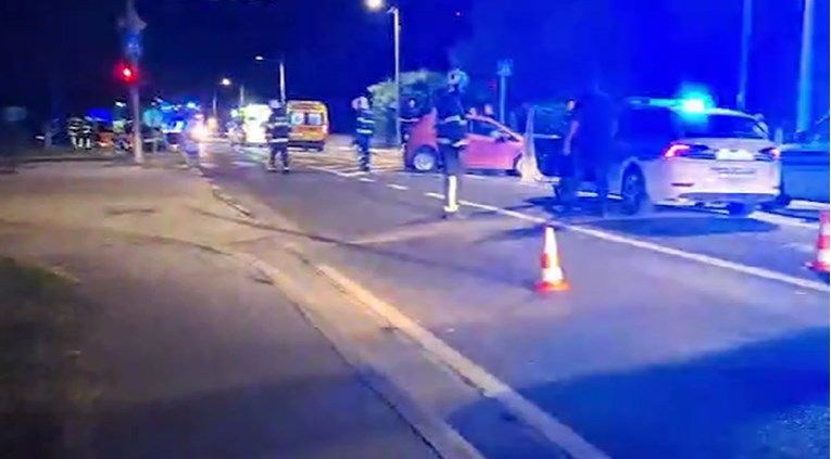 Sinoć se sudarili bus i dva auta blizu Zagreba, mjesto nesreće bilo puno policije