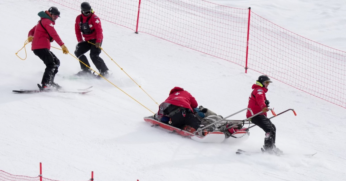 Stravičan pad slovenskog skijaša. Kaciga mu je odletjela s glave od udarca