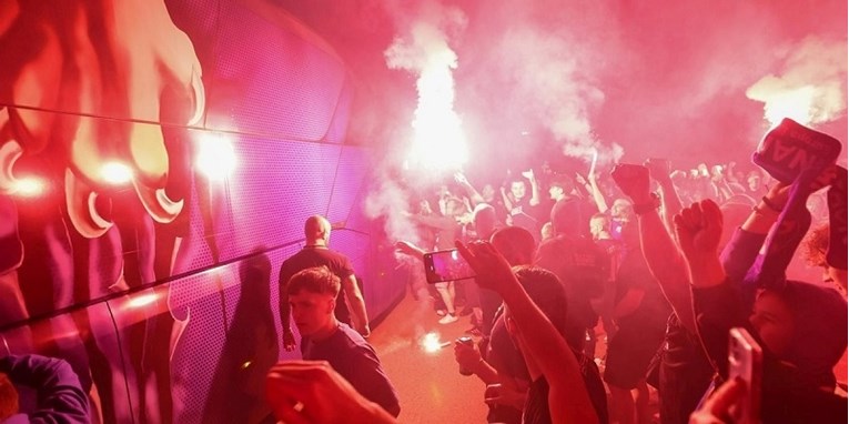 VIDEO Navijači Dinama s igračima slavili pobjedu i pjevali "Je*i se, je*i Splite"