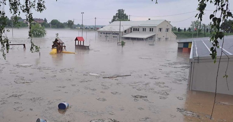 FOTO Jako nevrijeme na području Orahovice, poplavljeni vrtić i ceste u Čačincima