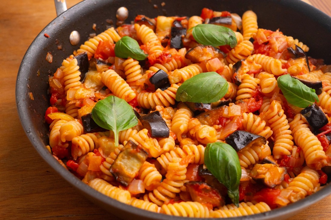 Pasta alla Norma: Recept za ljetni sicilijanski klasik s patlidžanom i rajčicama