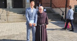 Manuel Neuer nakon krštenja u Münchenu darovao svoj dres hrvatskom fratru