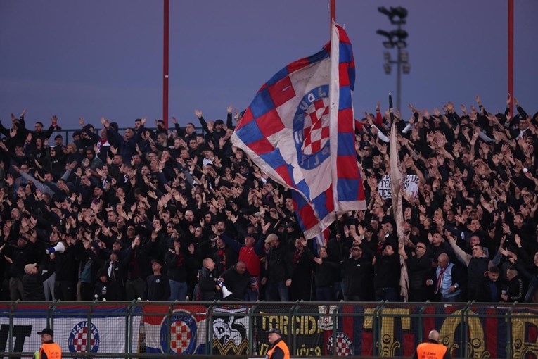 Navijači Hajduka na Fejsu: U pauzi ste popravljali frizurice. Kući bi mi išli pješke