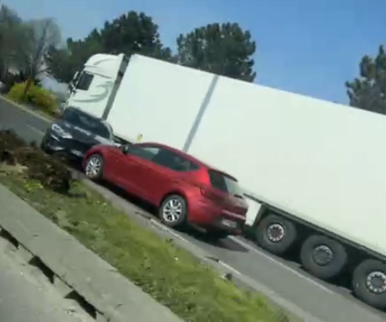 Nesreća na zagrebačkim Vrbanima, sudjelovali kamion i dva auta