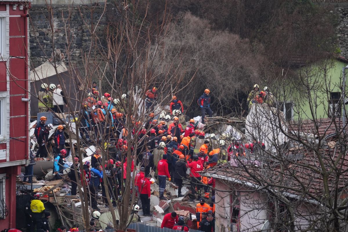 Urušile se dvije zgrade u Istanbulu. Sumnja se na eksploziju plina