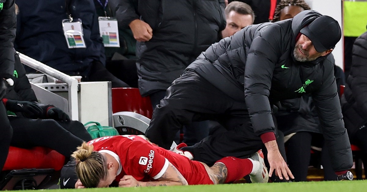 Branič Liverpoola teško ozlijeđen nakon što je pao i srušio Kloppa
