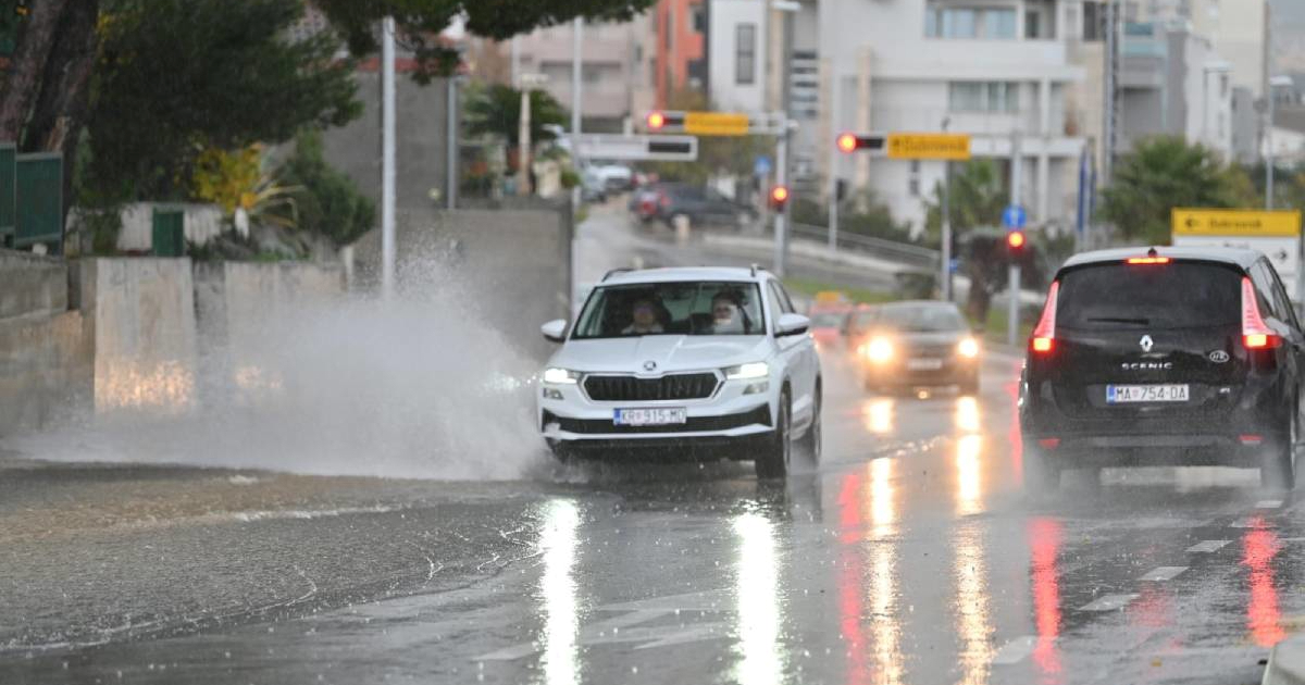 HAK upozorava: Olujno jugo, skliski kolnici i prekid pomorskih linija