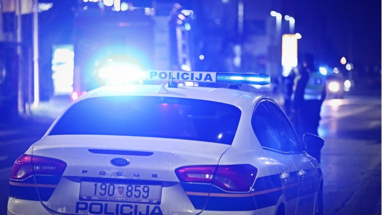 Četvero ozlijeđenih u sudaru hitne i auta u Slavoniji
