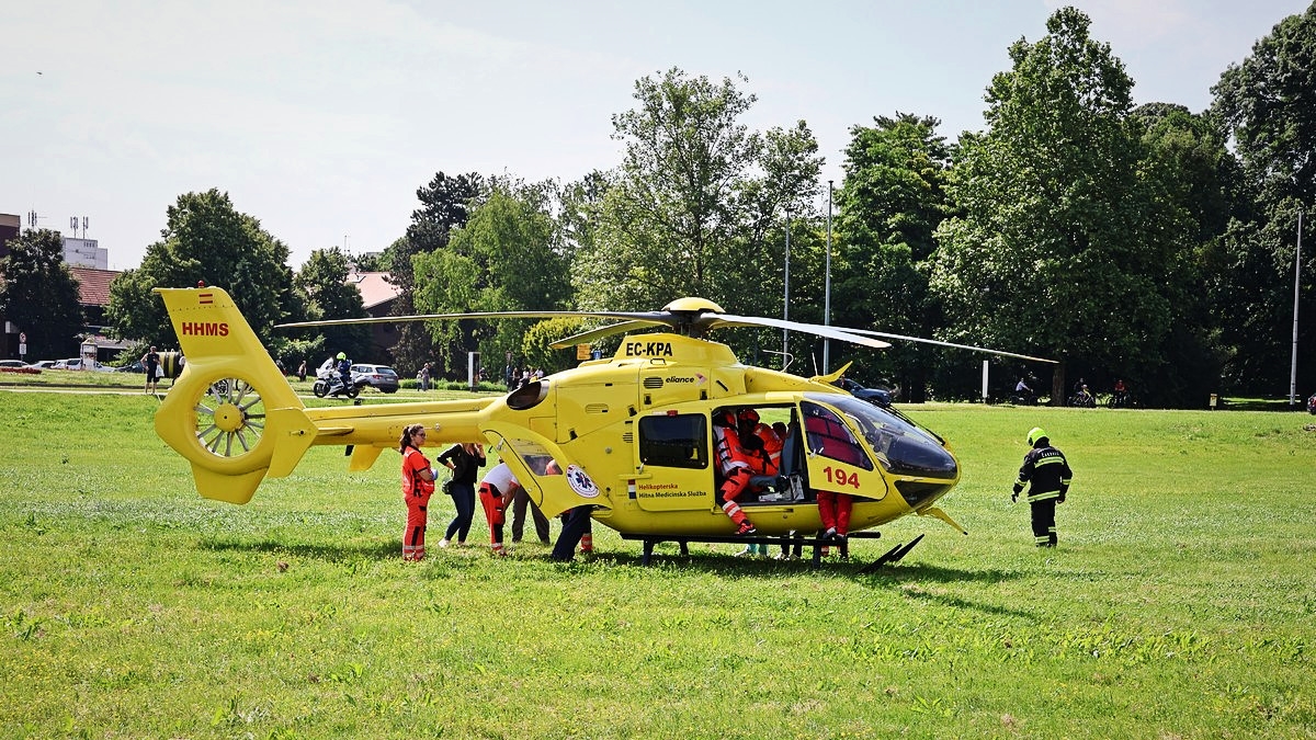 FOTO Teško ozlijeđenu djevojku iz nesreće u Međimurju helikopterom prevezli u Zagreb
