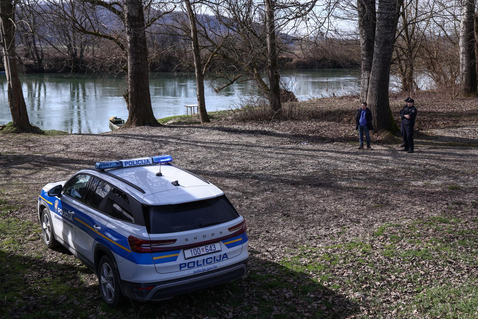 Na Uni se prevrnuo čamac s kineskim migrantima. Jedan poginuo, troje preživjelo