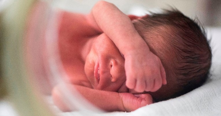 U Hrvatskoj raste broj prijevremeno rođene djece, godišnje ih se rodi do 3500