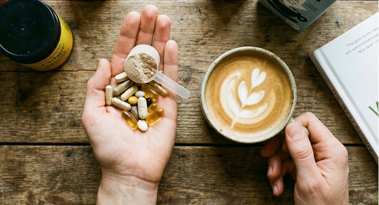 Dodaci prehrani koje ne bismo trebali uzimati uz kavu