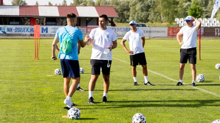 Osijek sporazumno raskinuo ugovor s veznjakom. Uskoro potpisuje za Hajduk?