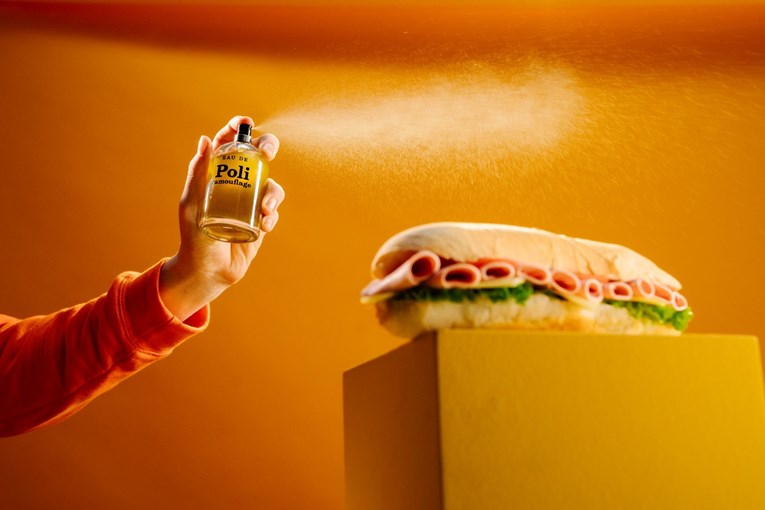 Poli lansira prvi parfem za hranu: Poli Eau de Camouflage