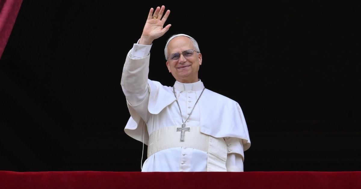 X je pun komentara o diplomi pape Lava XIV., mnogi su iznenađeni onim što je studirao