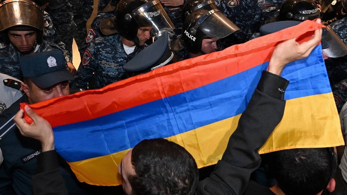 Rat u Karabahu završio ekspresno, ali nema dogovora o miru Azera i Armenaca