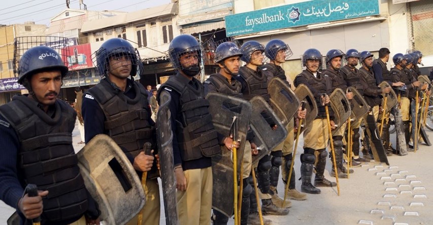 Nasilje uoči izbora u Pakistanu. U eksploziji poginulo 12 osoba
