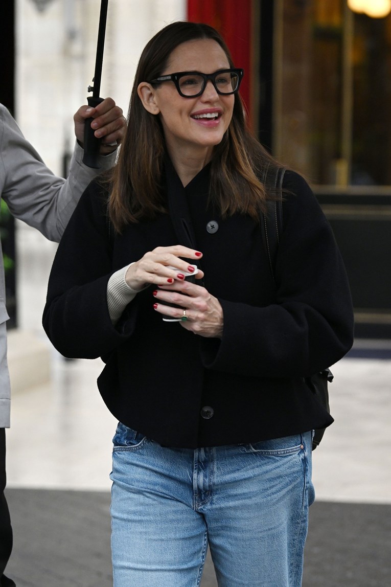 Jennifer Garner ne izlazi iz ove kratke jakne