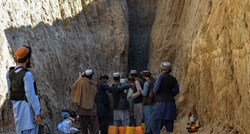 Dječak pao u bunar dubok 25 metara u Afganistanu, izvukli ga nakon 3 dana. Umro je