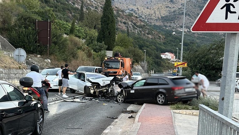 Teška nesreća na magistrali na jugu Hrvatske. Poginula jedna osoba, šest ozlijeđenih