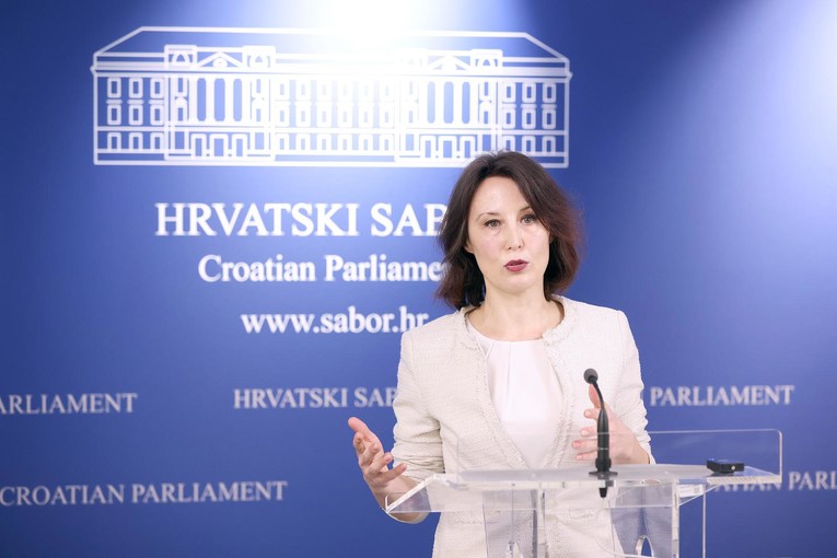 Dalija Orešković vladajuće nazvala "nevinim Pavelićevim tratinčicama"