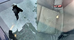 FOTO Vuk Vuković: Netko mi je kamenom razbio staklo na autu