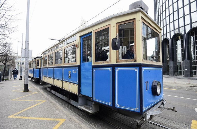 Tramvaji danas voze po subotnjem rasporedu, na ulicama Zagreba i muzejski primjerak