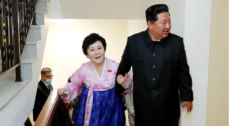 FOTO Kim Jong-un poklonio luksuznu kuću svojoj omiljenoj TV voditeljici