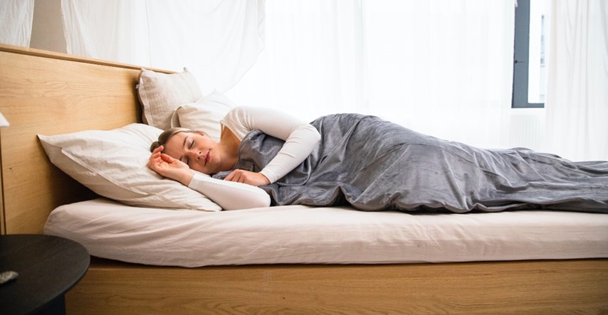 Postoje samo 2 položaja za spavanje ako želimo zdrava leđa, kaže stručnjak za držanje