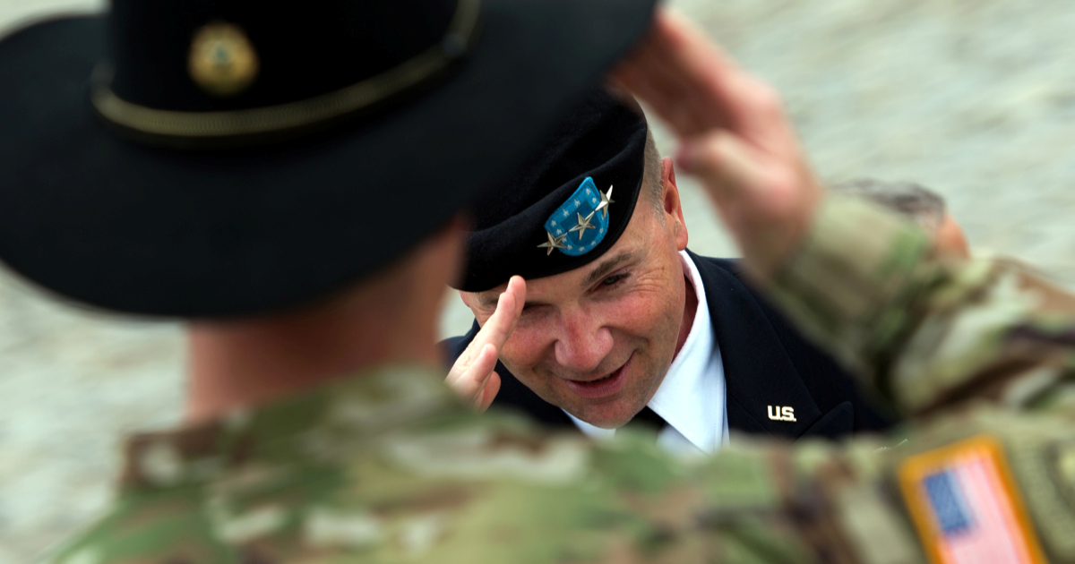 Umirovljeni general: Europljani, prestanite laskati Trumpu. Prepustio vas je Rusiji