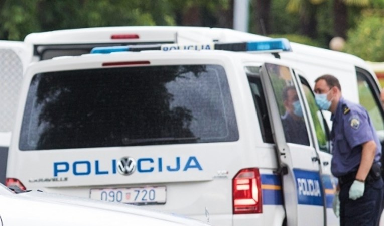Teška nesreća kod Makarske, motociklist poginuo u sudaru s autom