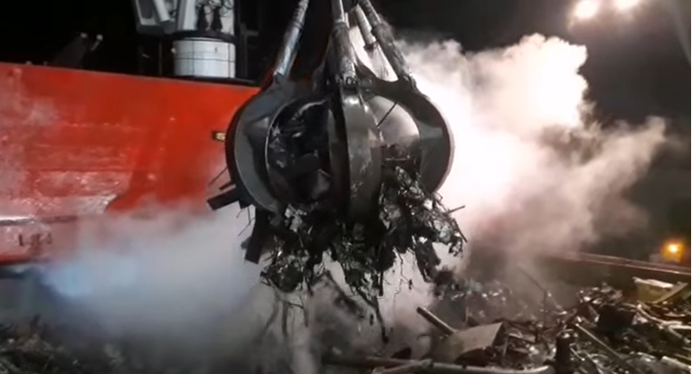 VIDEO Ugašen je požar koji je sinoć izbio na teretnom brodu u Luci Ploče