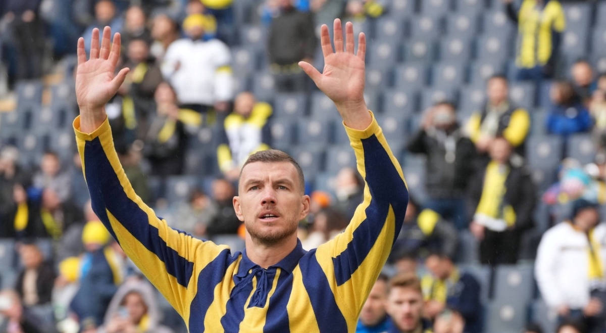 Džeko se uključio u akciju pomoći mladiću kojeg su mlatili i tjerali da viče "Dinamo"