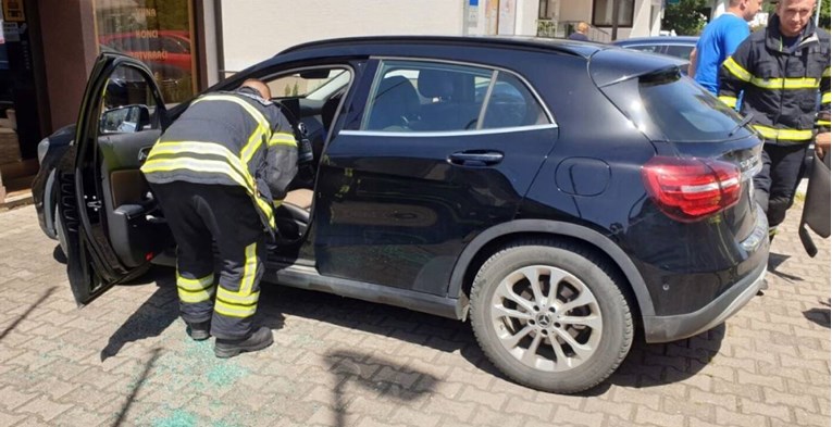 U Koprivnici beba zaključana u autu, spasili je vatrogasci