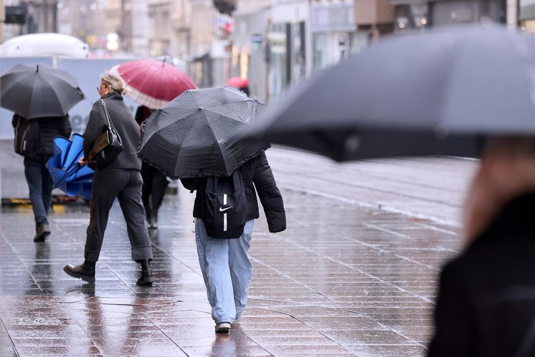 Vrijeme se pogoršava. Danas kiša i grmljavina, sutra još nestabilnije