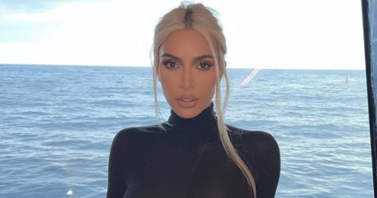 Kim Kardashian zbog stroge dijete dobila kožnu bolest: "Nisam mogla pomicati ruke"