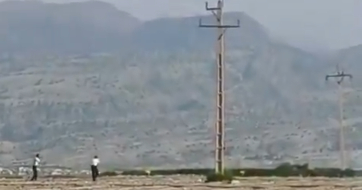 Širi se snimka, Iranci pucaju na američke helikoptere koji traže pilota