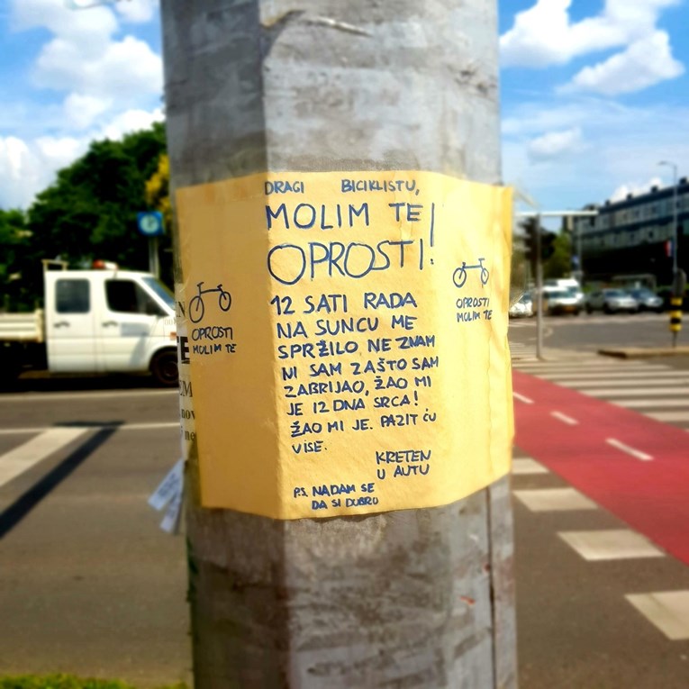 Na križanju u Zagrebu osvanula poruka: Dragi biciklistu, oprosti. Kreten u autu