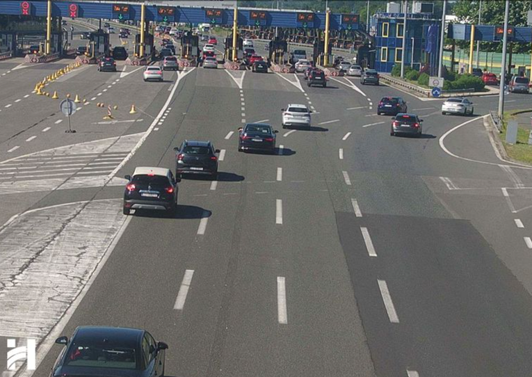 Krenule gužve prema moru