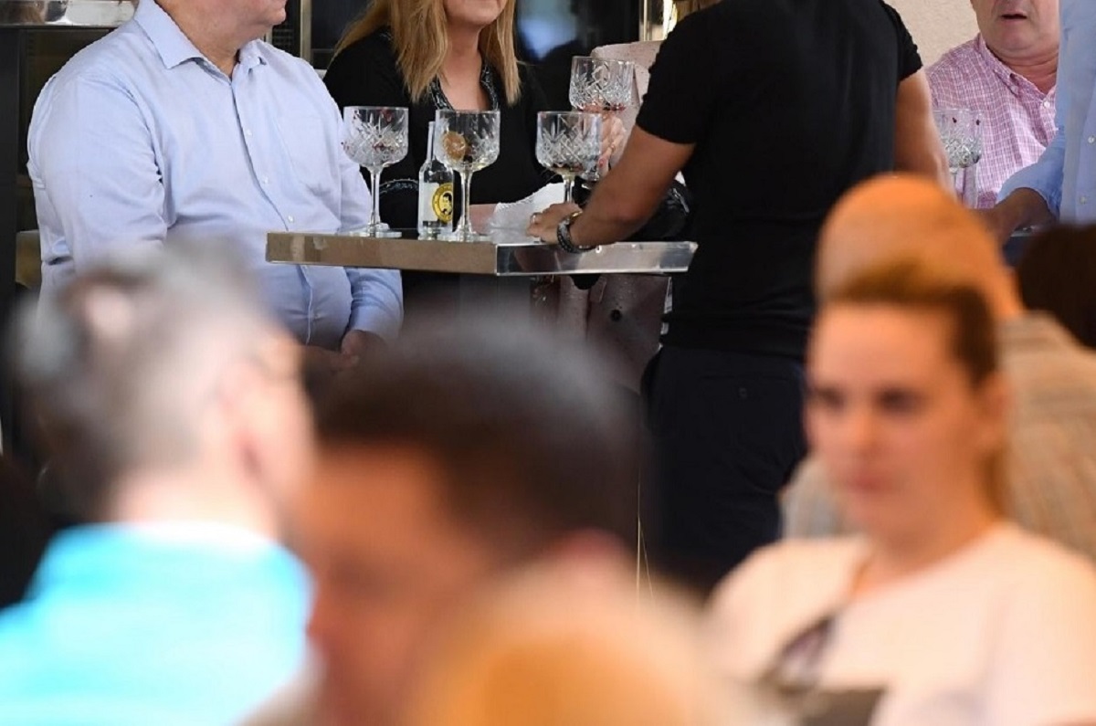 Kolinda slavila novu funkciju i pokazala novi imidž, pažnju privukao i detalj na ruci