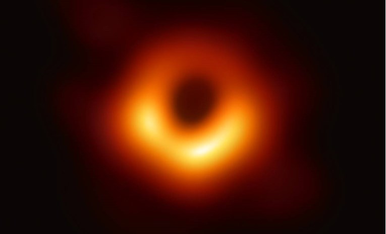 Istraživanje: Crne rupe nisu trodimenzionalne već dvodimenzionalne, kao hologrami