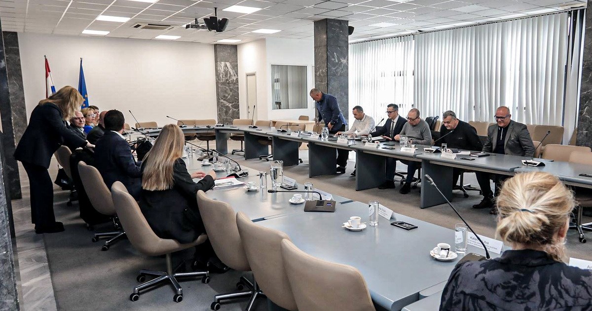 Sindikati zaratili zbog 50 eura