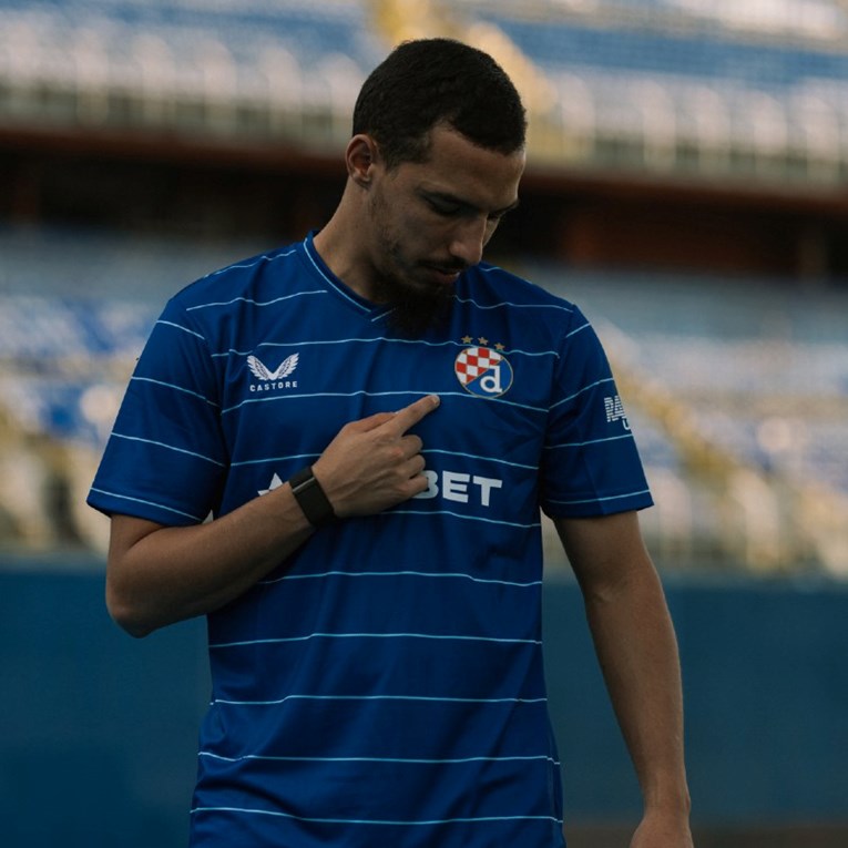 Bennaceru je suigrač prepustio broj. Dinamo ga neće odmah gurnuti u prvi sastav