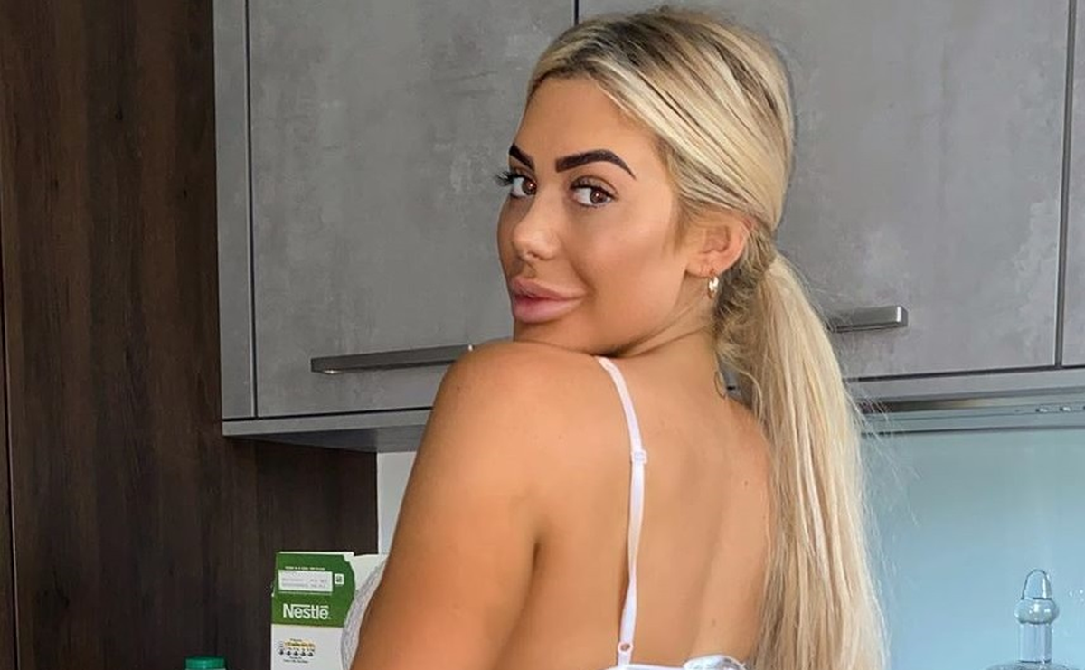 Seksi trend na Instagramu zbog izolacije: Ljepotice poziraju golišave u svojim kućama