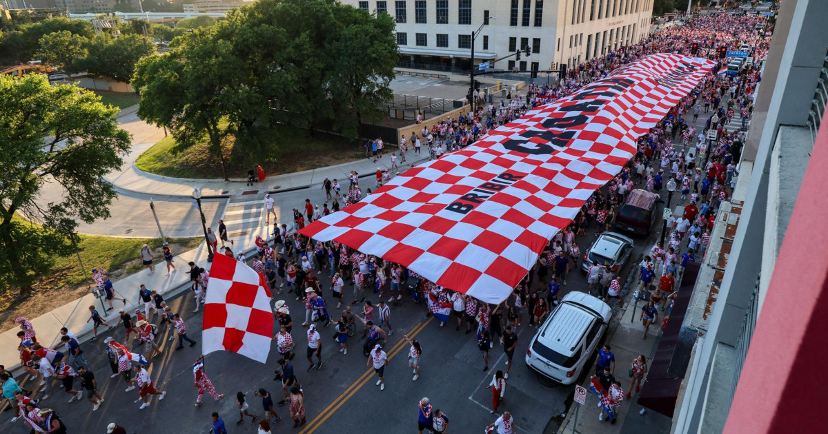 FOTO I VIDEO Velika navijačka povorka Hrvata u središtu Dallasa