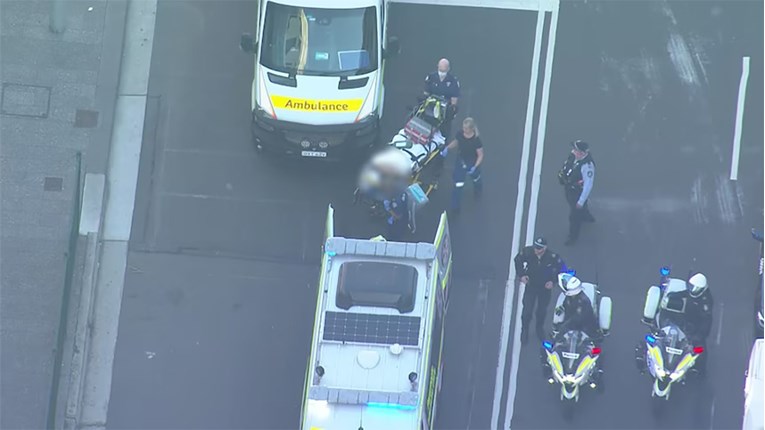 U napadu nožem u trgovačkom centru u Sydneyju među ranjenima beba i mama