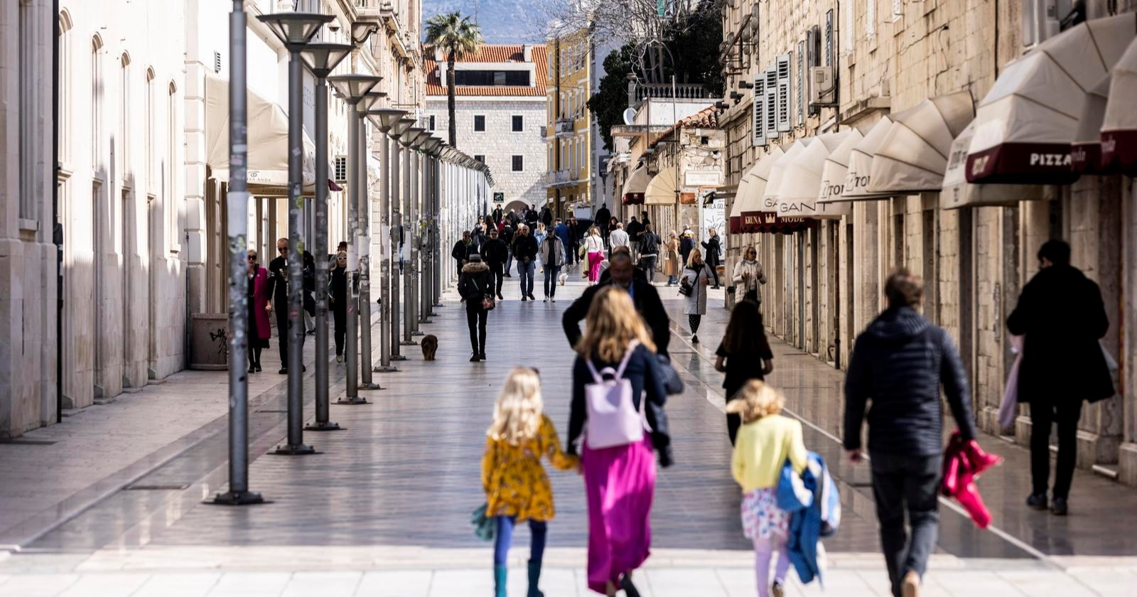 Samohrana majka iz Splita mora iz stana zbog sezone. Dobri ljudi joj ponudili pomoć